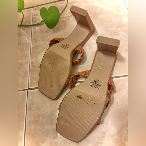 Strappy Sandals Size 7.5 - Picture 5 of 5